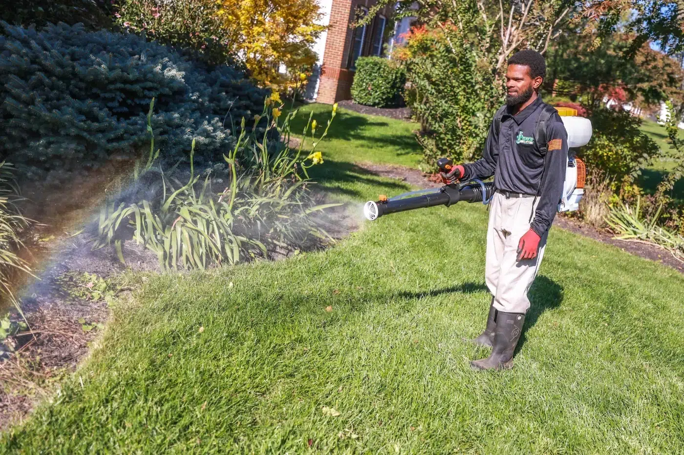 mosquito-control-technician-4
